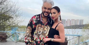 Состояние Ольги Бузовой во время поцелуя с Киркоровым стало темой бурных обсуждений. (Фото/Видео)