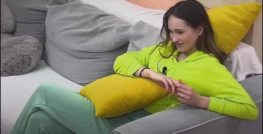 Виктория Салибекова кардинально сменила образ и вызвала бурю эмоций в сети