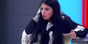 Ирина Пингвинова заметила подозрительного мужчину возле детей и решила действовать сама