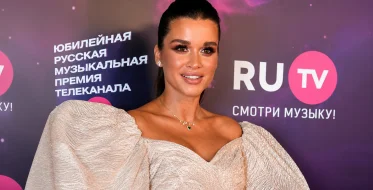 Ксения Бородина вывела дочь на большую премьеру и удивила новым образом