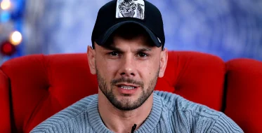 «У неё нет переключателя громкости»: Евстропов рассказал, почему соседка пришла к нему с претензией